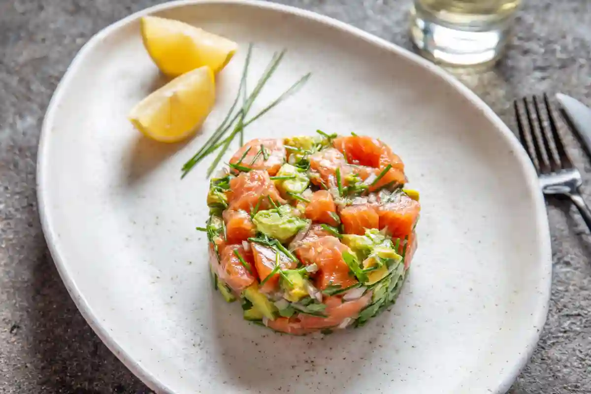 Tartare de saumon : 7 astuces imparables pour une entrée irrésistible