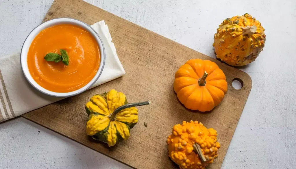 Assortiment de plats colorés au potimarron Assortiment de plats colorés au potimarron