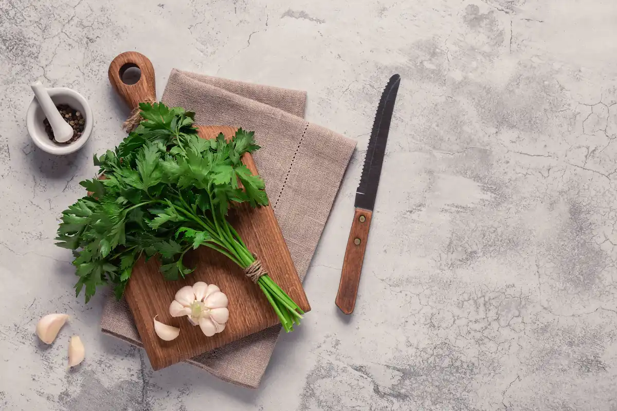 Persil : 10 idées malines pour l’utiliser (et le conserver plus longtemps)