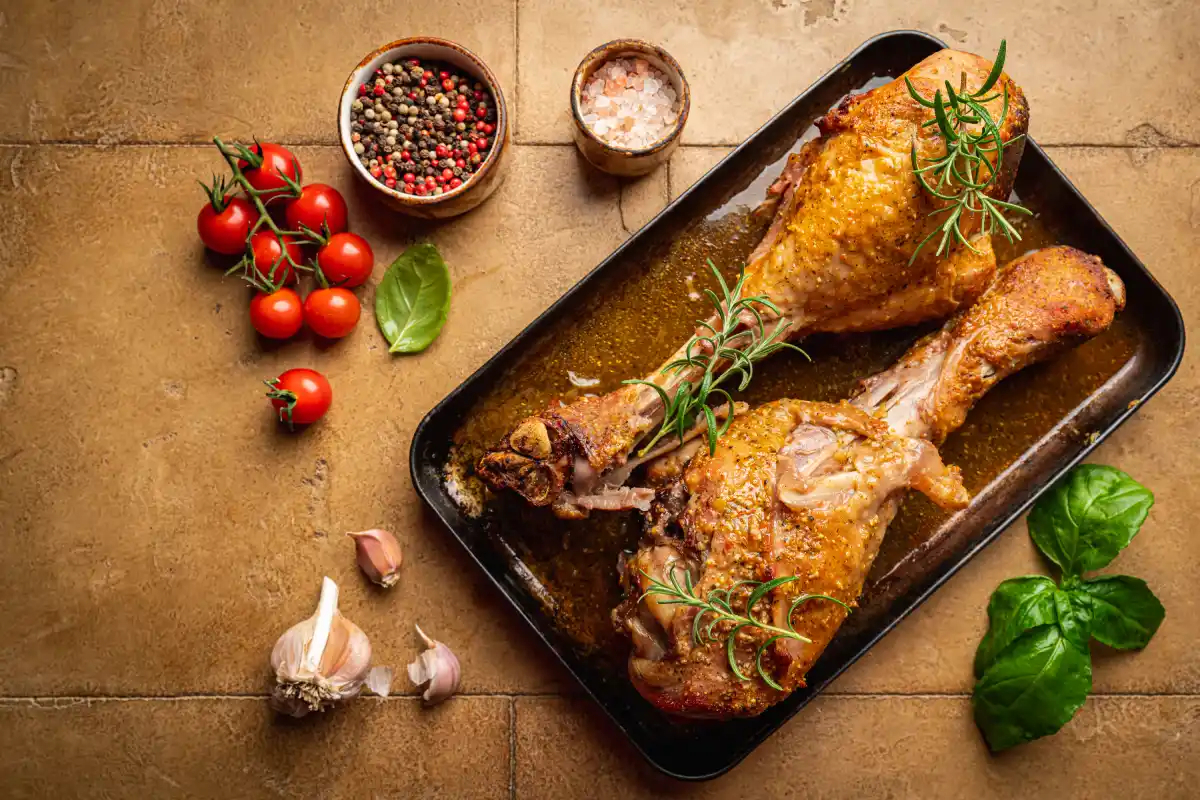 Cuisse de dinde au four : recette facile + 6 astuces pour une viande ultra-moelleuse