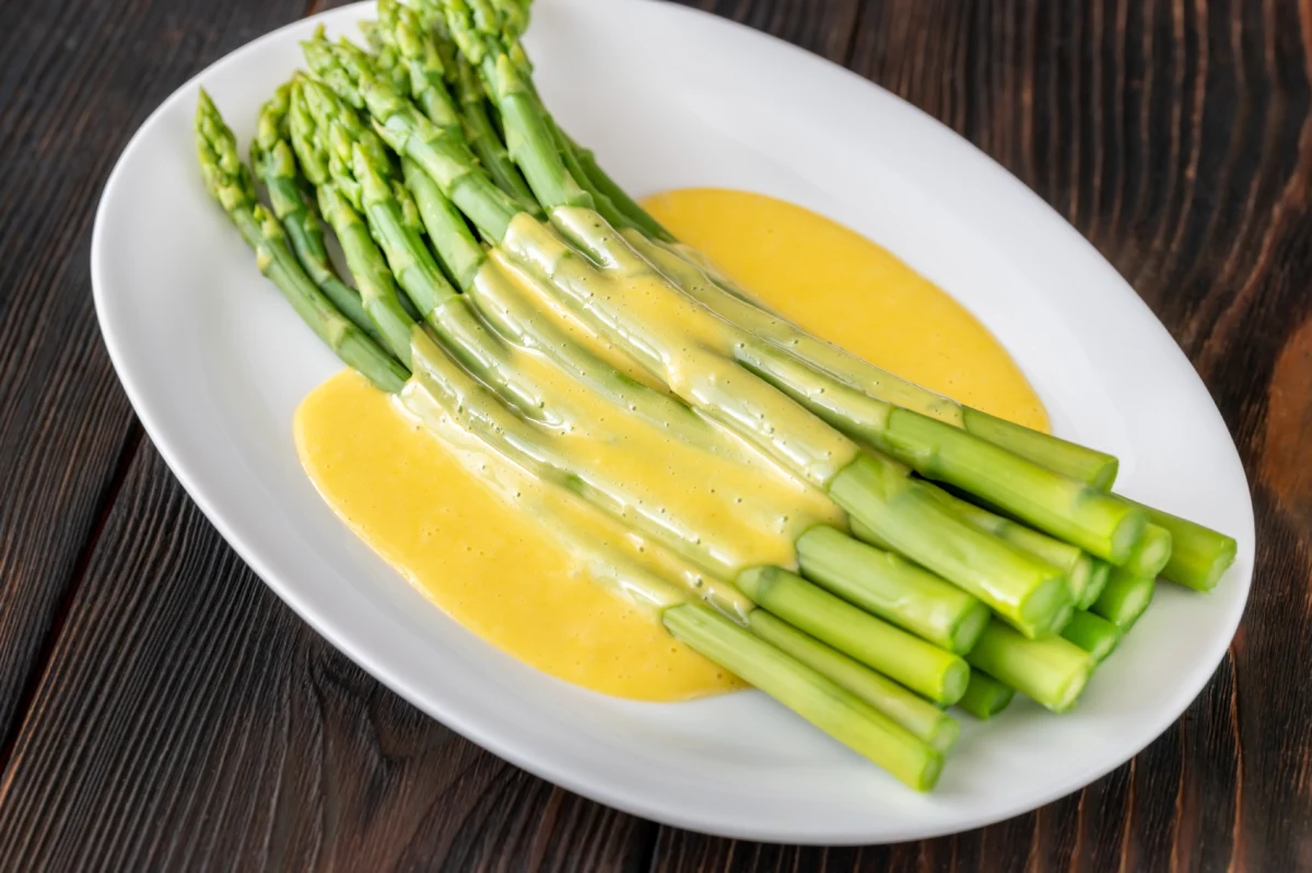 asperges sauce hollandaise