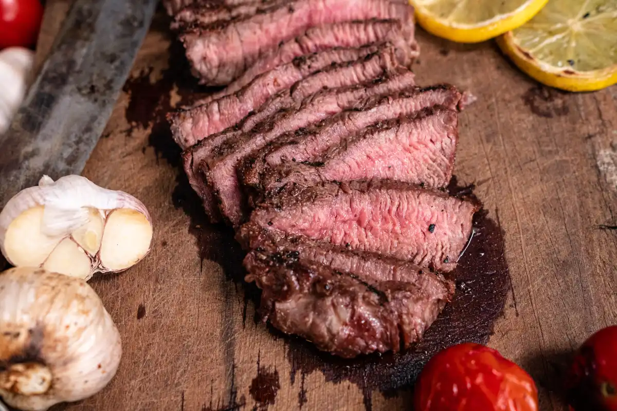 Bavette de bœuf : cuisson parfaite en 5 astuces ultra-simples (tendre et juteuse)
