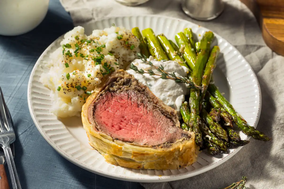 Filet mignon en croute : recette facile + 6 astuces pour une pâte croustillante