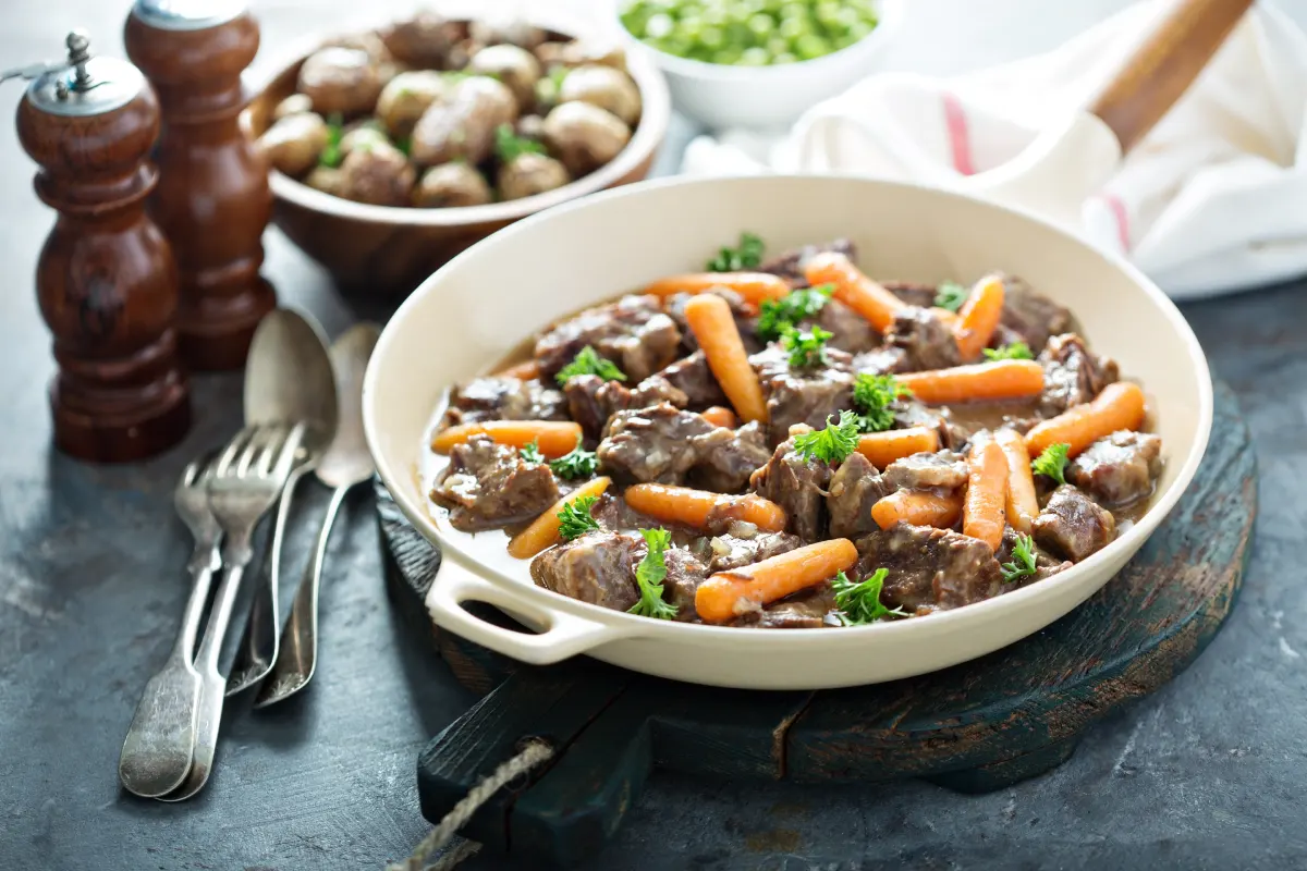 Sauté de veau : recette traditionnelle facile + 5 astuces de cuisson
